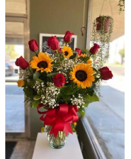 ROSES & SUNFLOWER BOUQUET sunflower & RED ROSES 